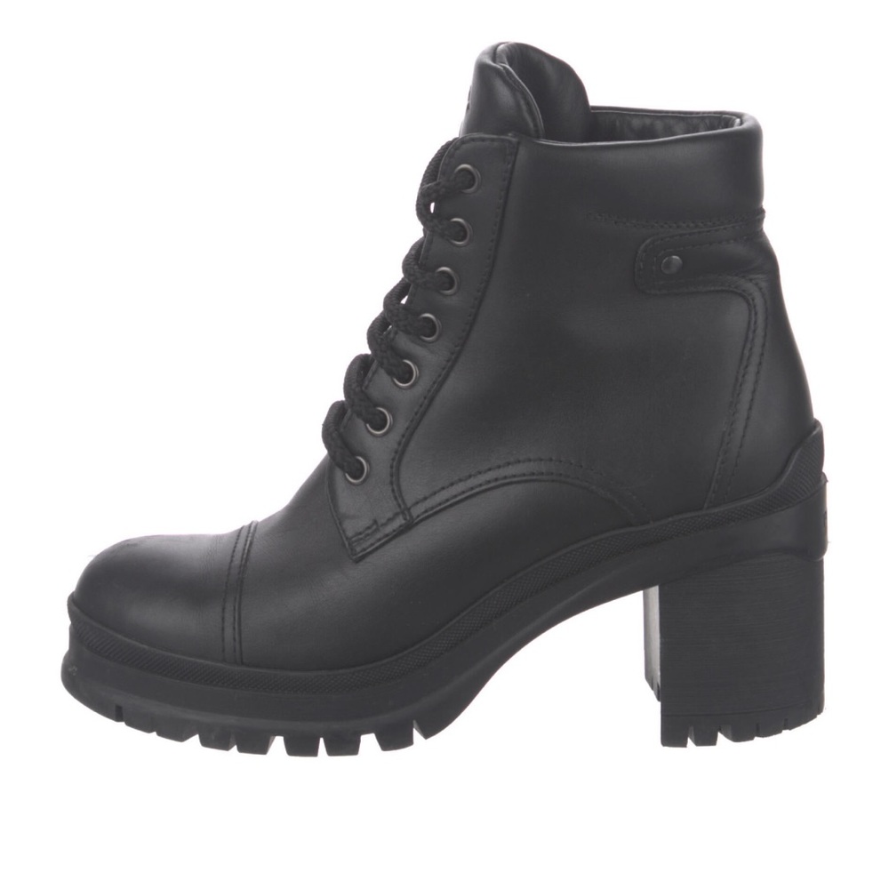 Prada boot 🖤